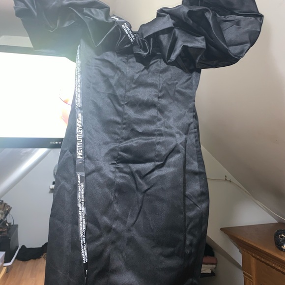 PRETTYLITTLETHING Black Dress - Picture 3 of 4